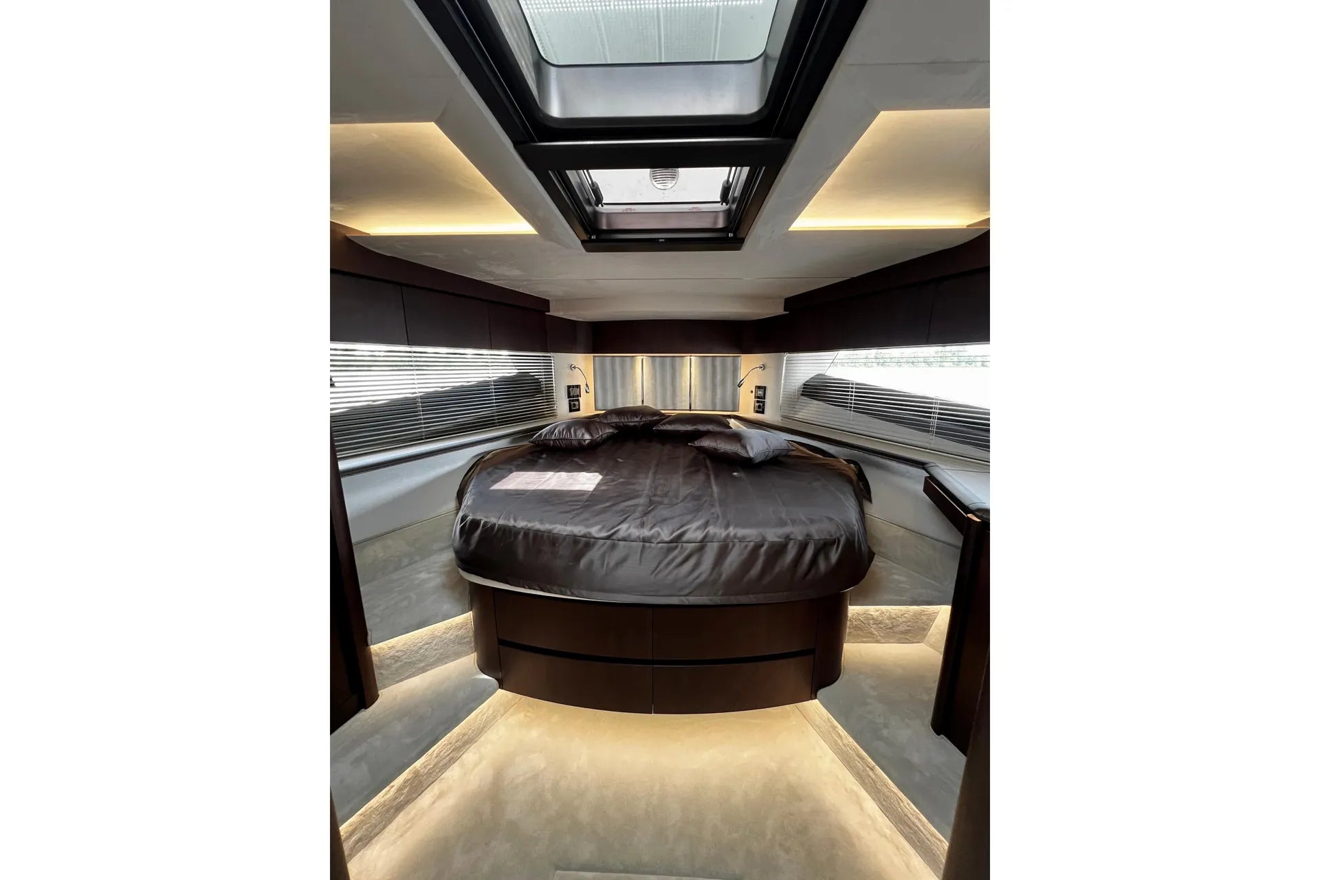 GALEON 700’ SKY