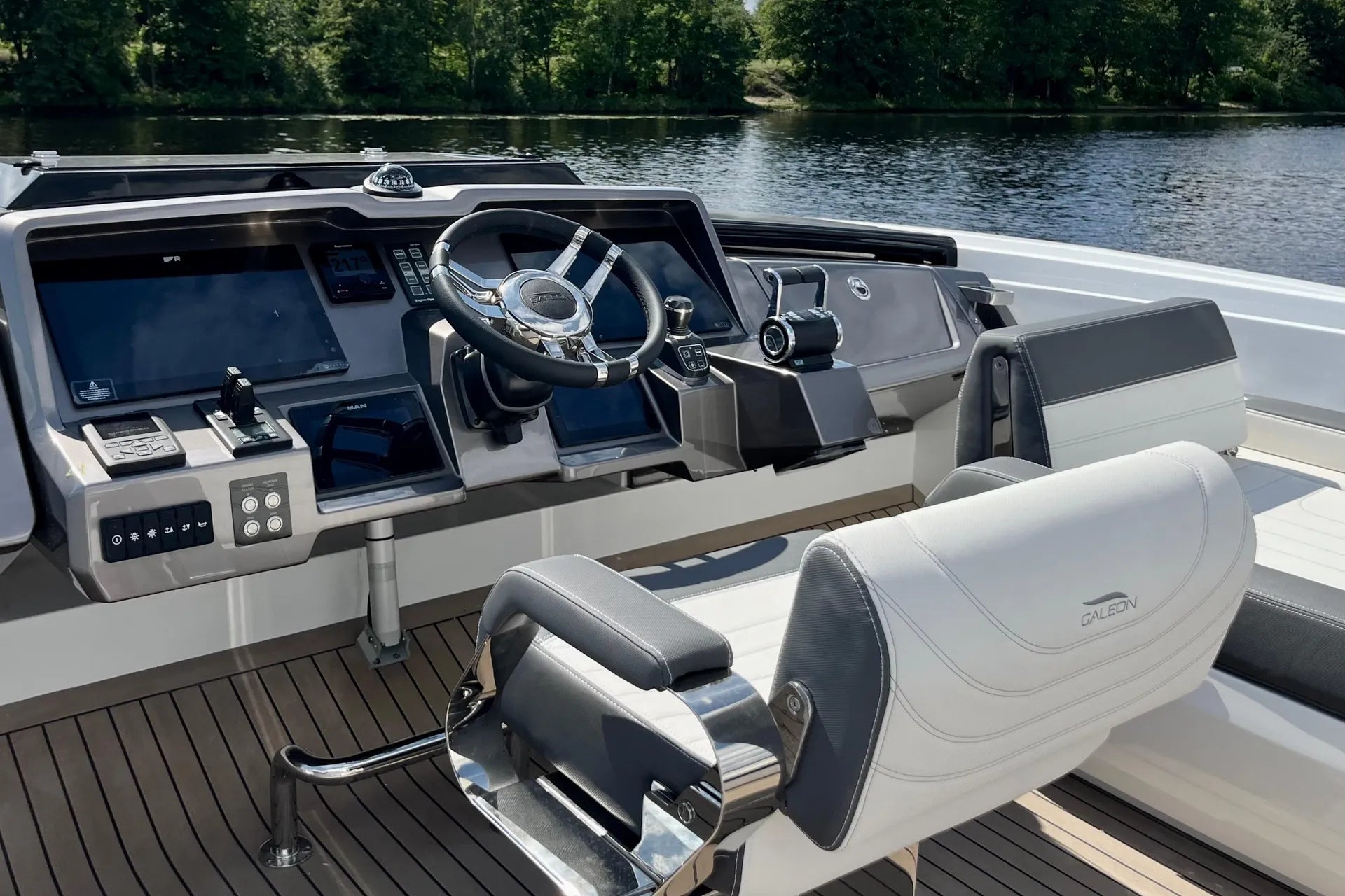 GALEON 700’ SKY