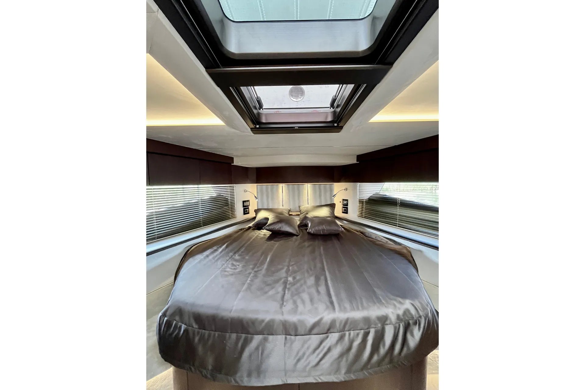 GALEON 700’ SKY
