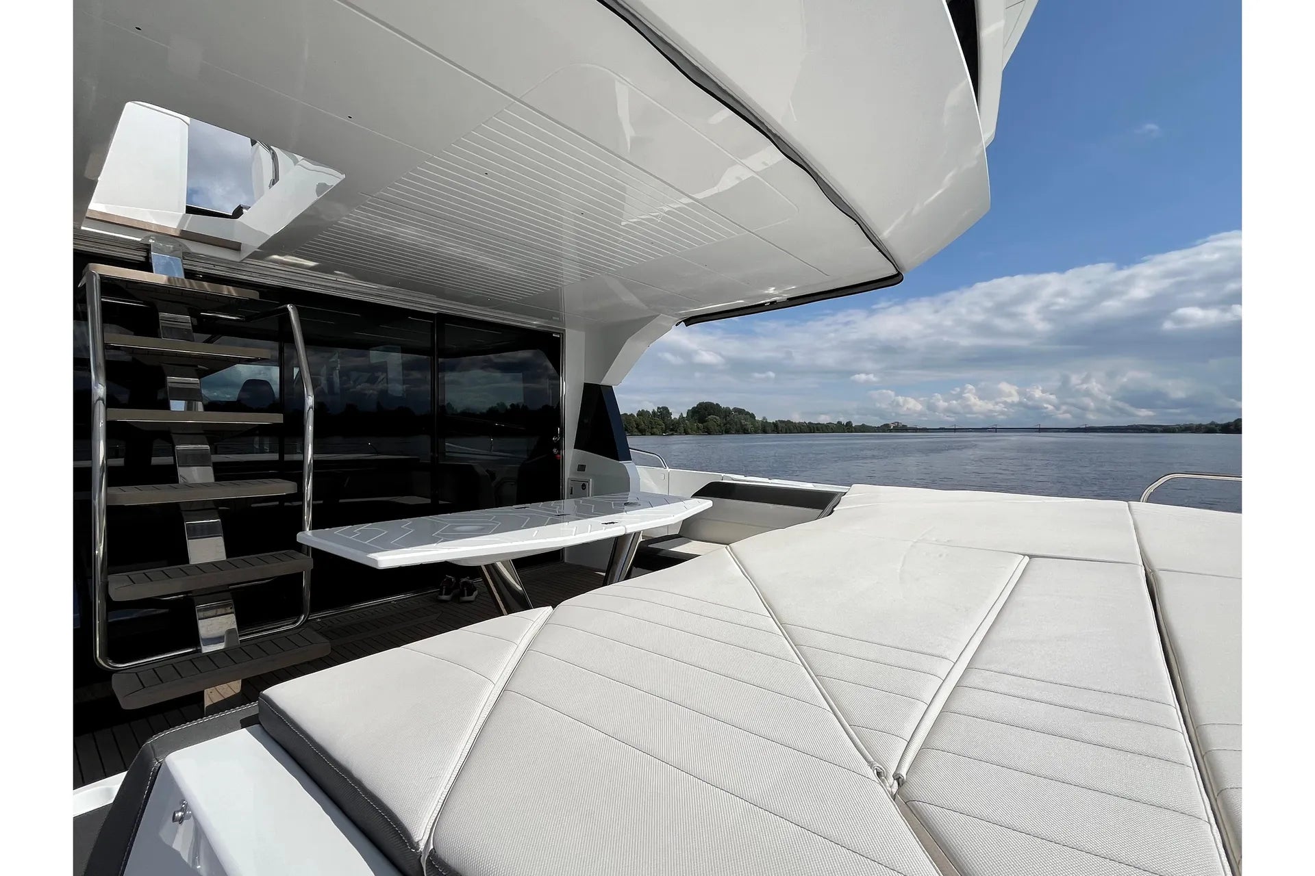 GALEON 700’ SKY