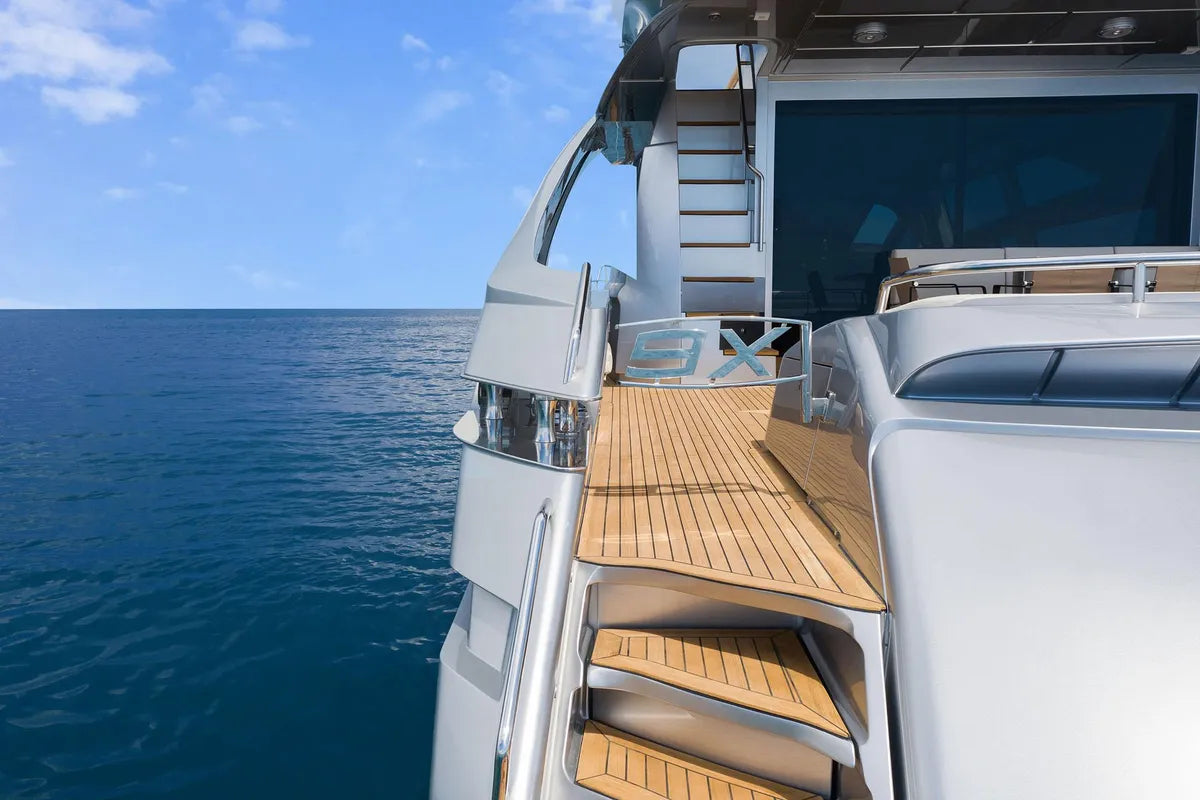 Pershing 8X