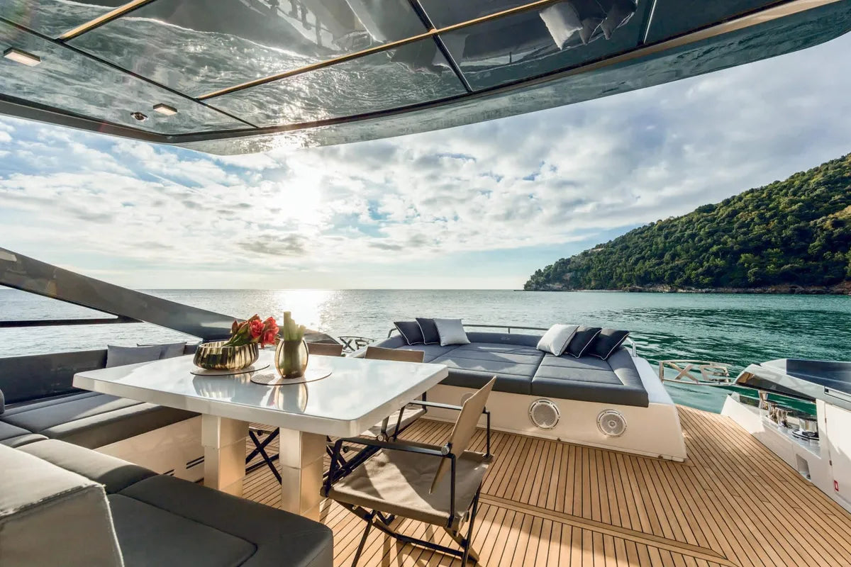 Pershing 8X