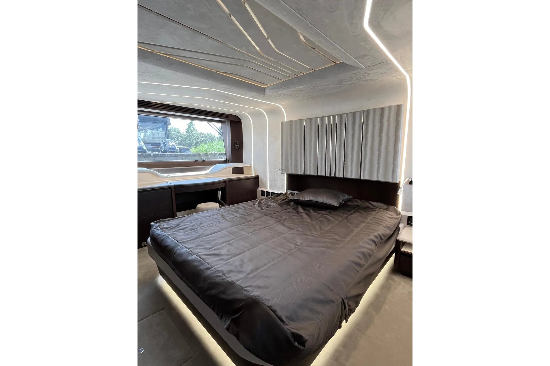 GALEON 700’ SKY